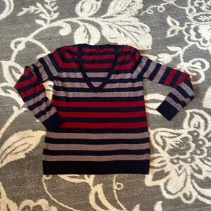 The limited lightweight v neck sweater. Long sleeves. Excellent condition.